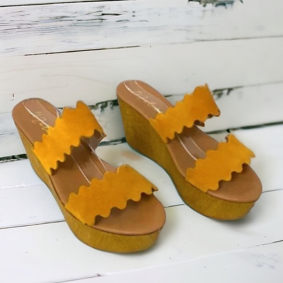 Matisse Charlie Scalloped Yellow Suede Chunky Platform Wedge Sandals, Size 10 - Picture 13 of 14